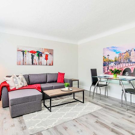 Modern Apartment In Corktown Hamilton Sleeps 4 Eksteriør bilde