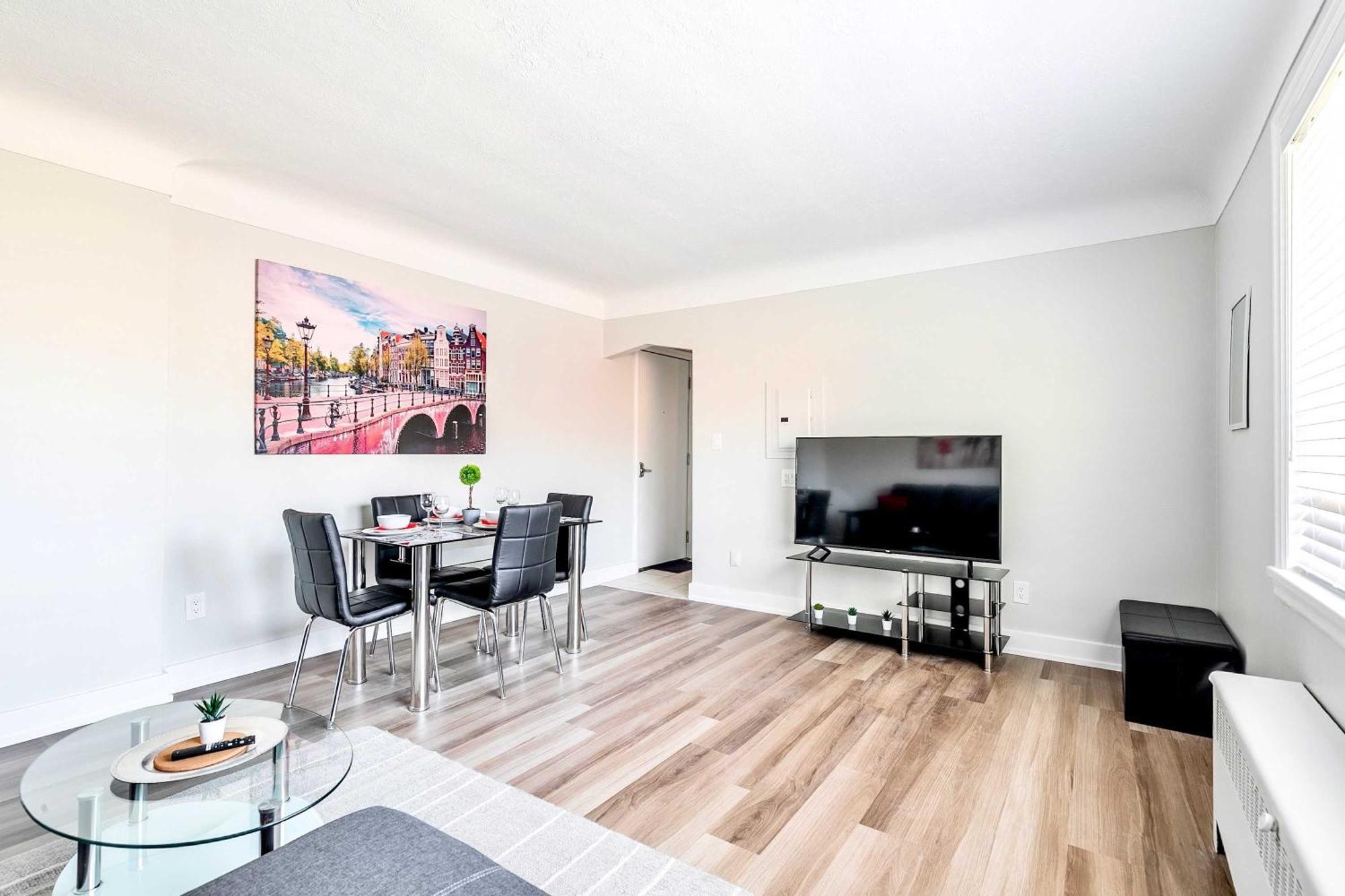 Modern Apartment In Corktown Hamilton Sleeps 4 Eksteriør bilde