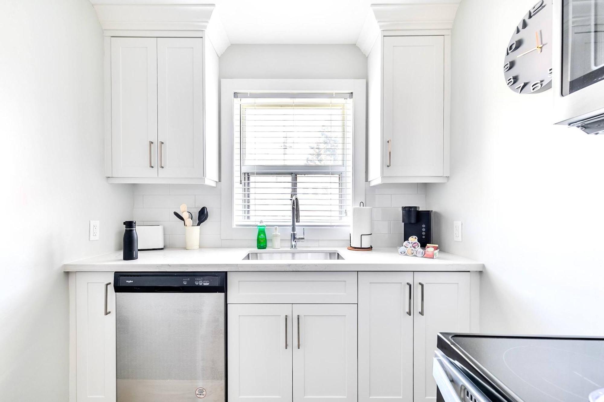 Modern Apartment In Corktown Hamilton Sleeps 4 Eksteriør bilde